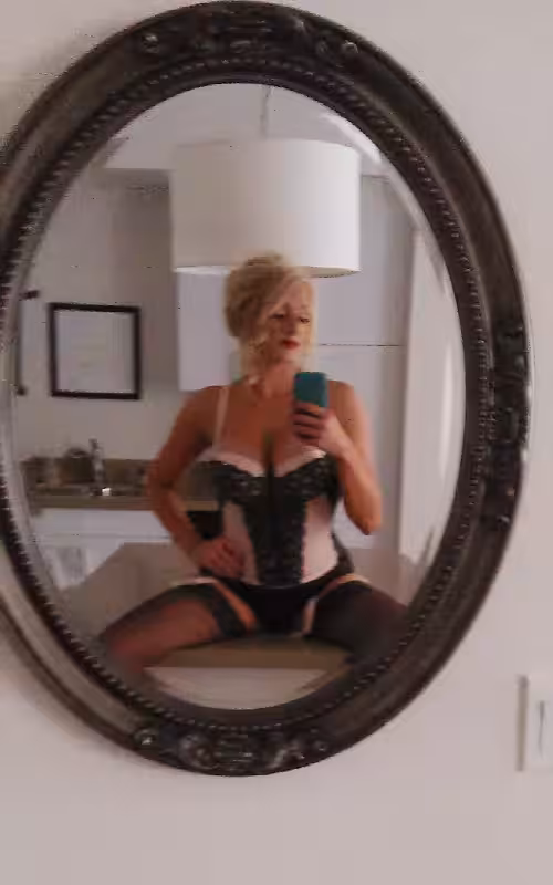 Escort Ashley Maddison in Laguna Hills, CA