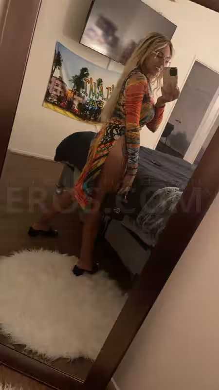 Zoe Clark - Escort in Miami, FL