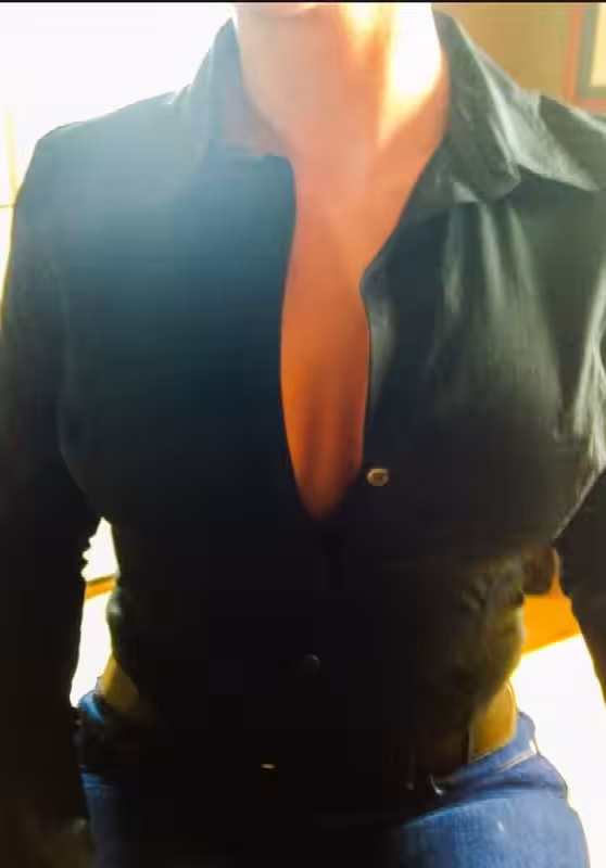 Escort/S&M Cecelia in Minneapolis, MN