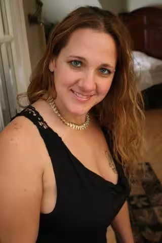 Angie - Escort/Massage in St. Louis, MO