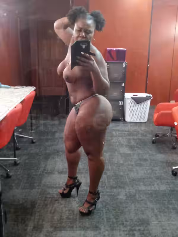 Poizon Ivy XXX / Ila Blue / Ivy Belle - Escort/Massage/S&M in Washington, D.C., DC