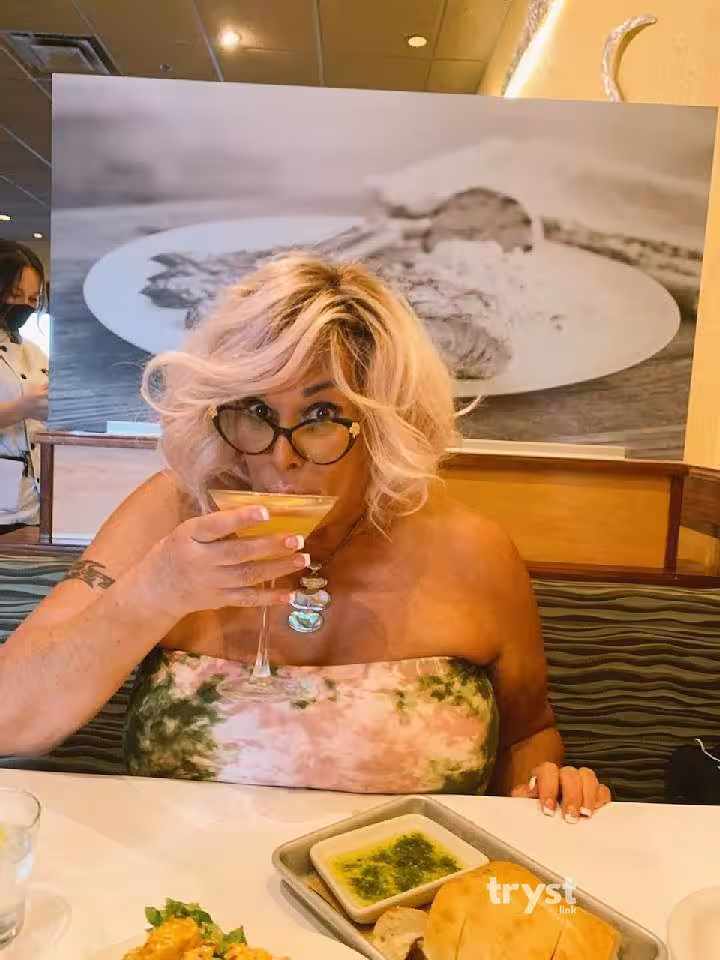 Gina Depalma | Escort | 800-863-5478 | Las Vegas