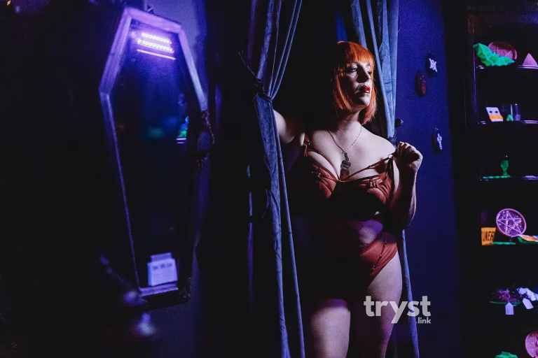 Richmond | Escort | Bella Nocturne | Isis Rose