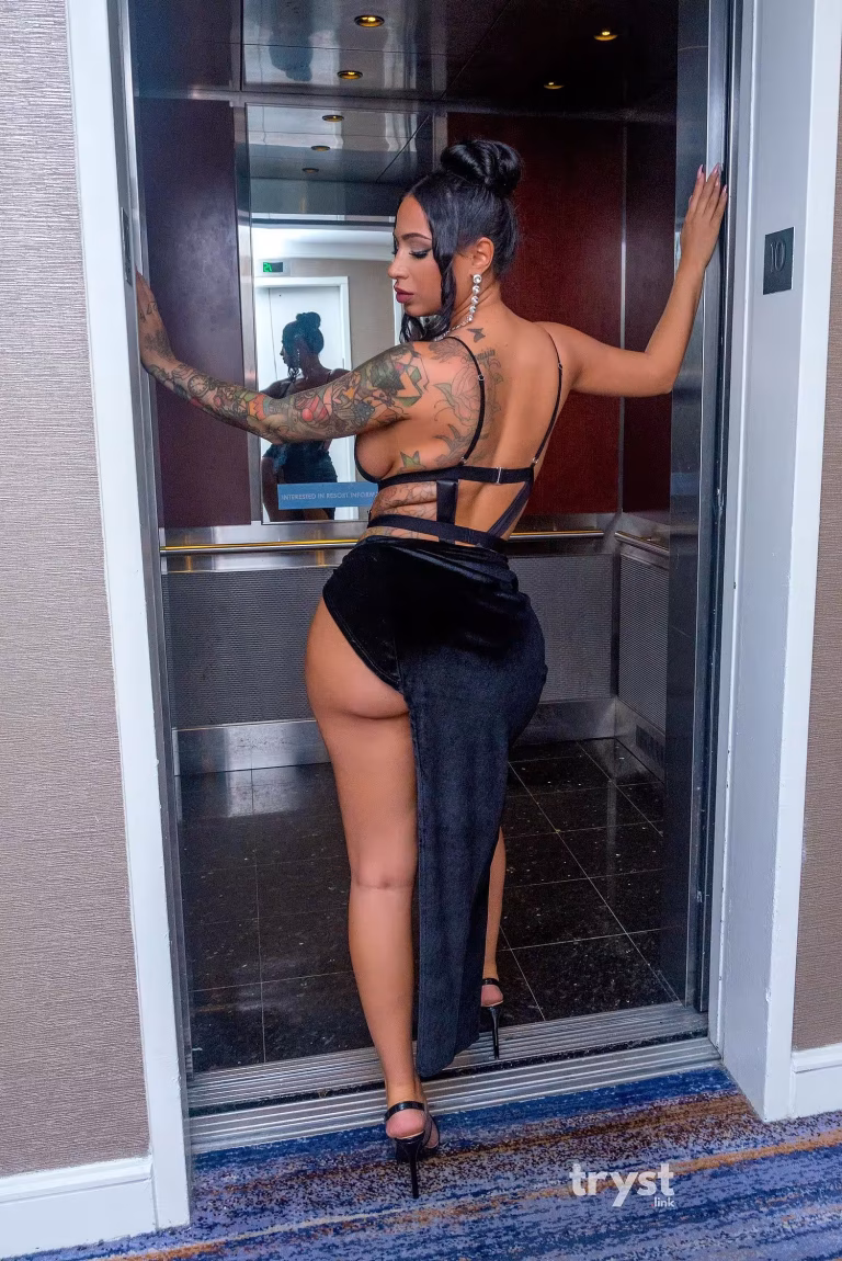 Escort | 305-414-9645 | Amira Misari | Muneera Misaari | Miami