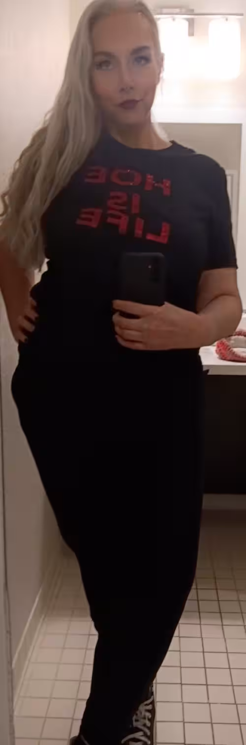 Kansas City | Escort | Emmie | 913-666-8885