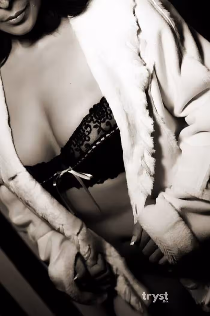 Mila Moore | Escort | New Orleans