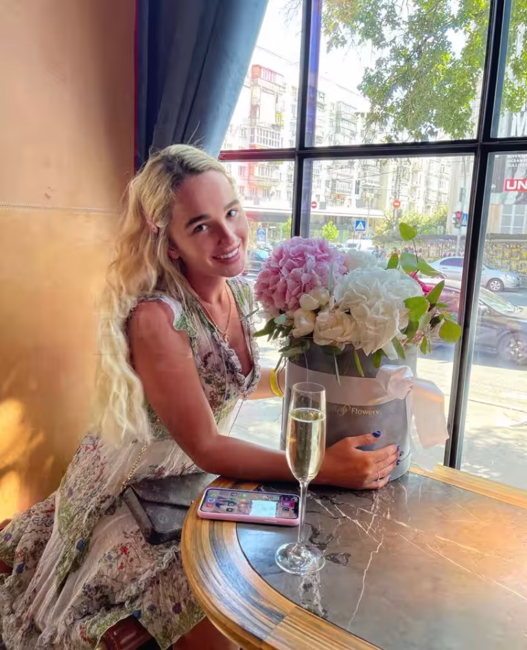 Antonia | Olivia | 469-587-9441 | Escort | Hartford