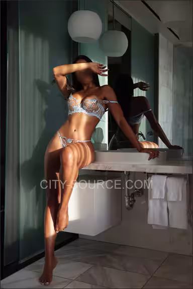 Escort | Anitta Rose | Los Angeles