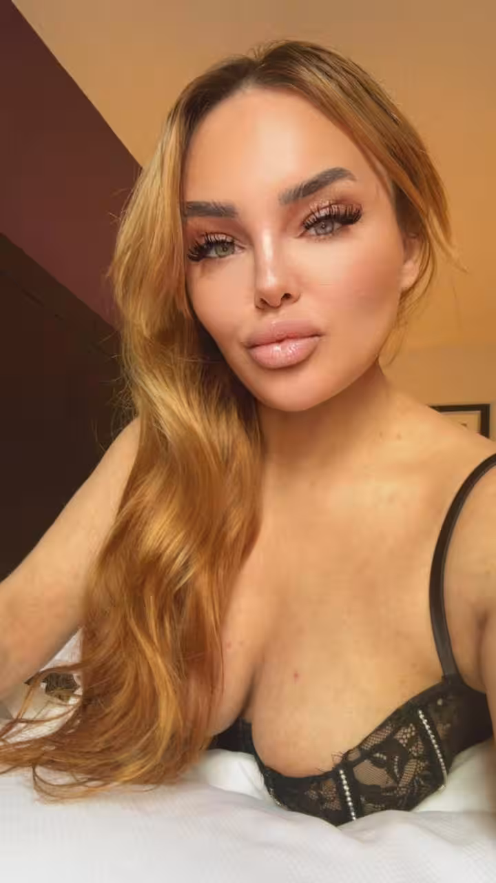 323-736-7600 | Marina Star | Escort | Miami