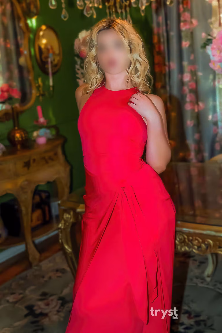 Noelle Nouveau | Escort | Los Angeles
